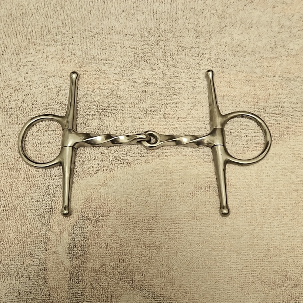 Full cheek slow twist bit